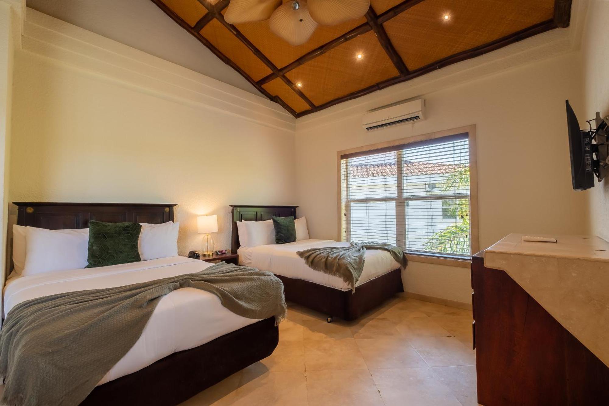 The Placencia Maya Beach Bagian luar foto